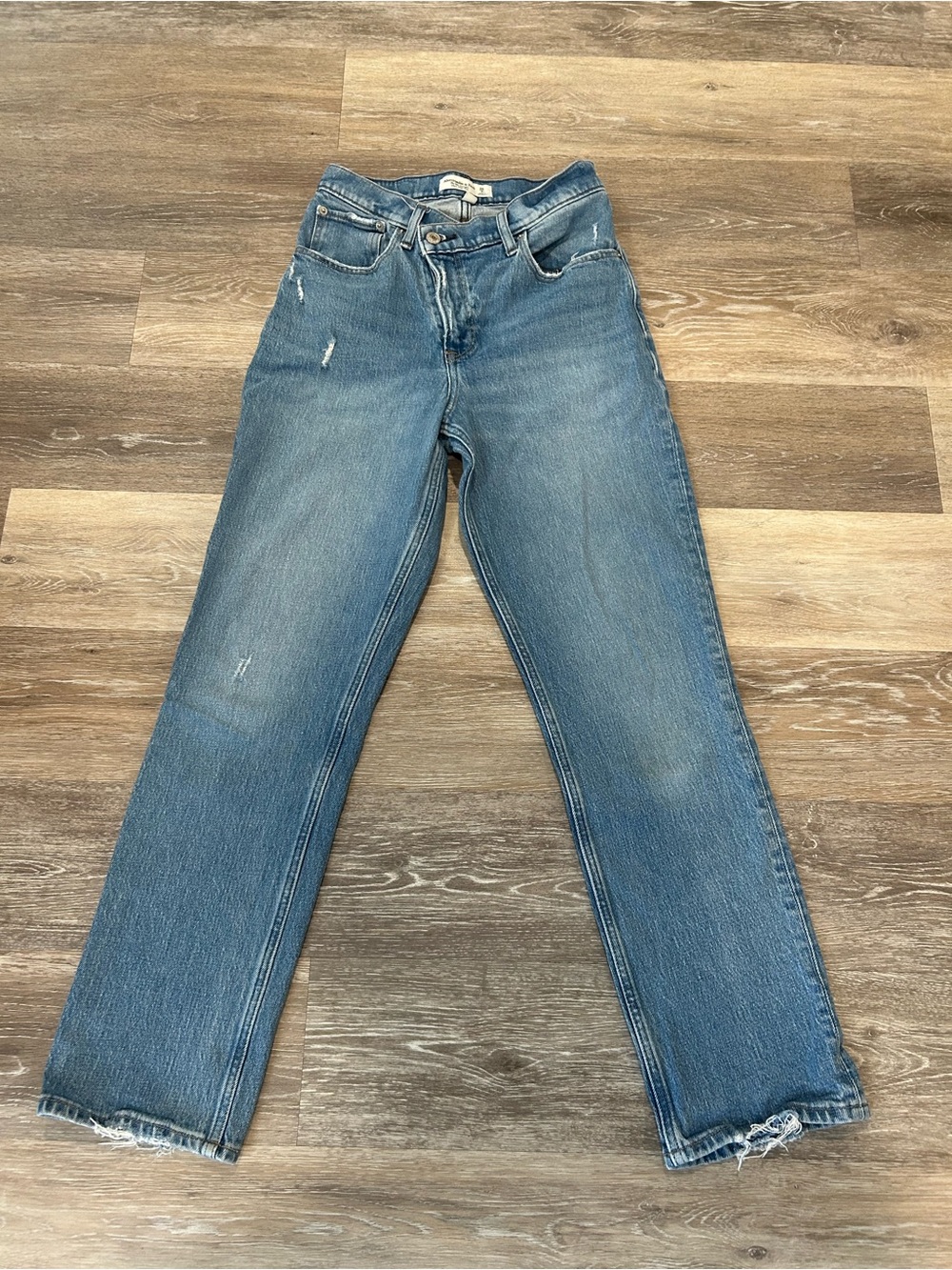 Abercrombie & Fitch Women's Straight Leg Jeans - Light Blue Wash